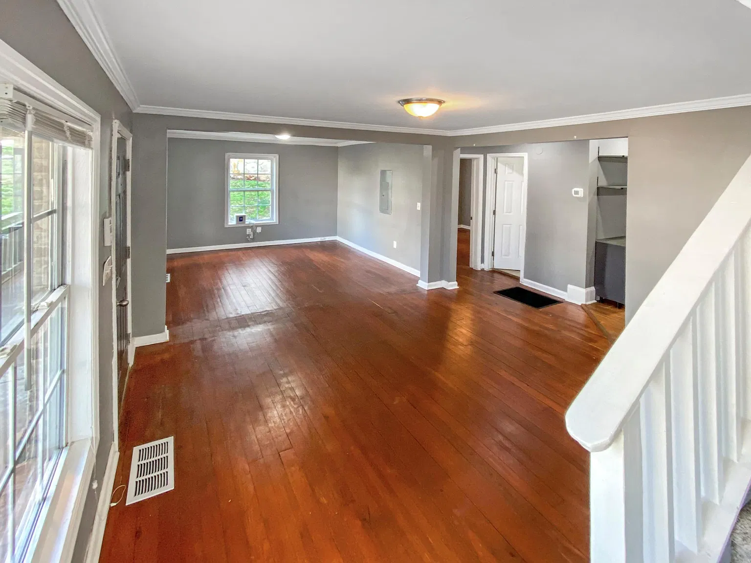 217 S Ave SE — Photo 3