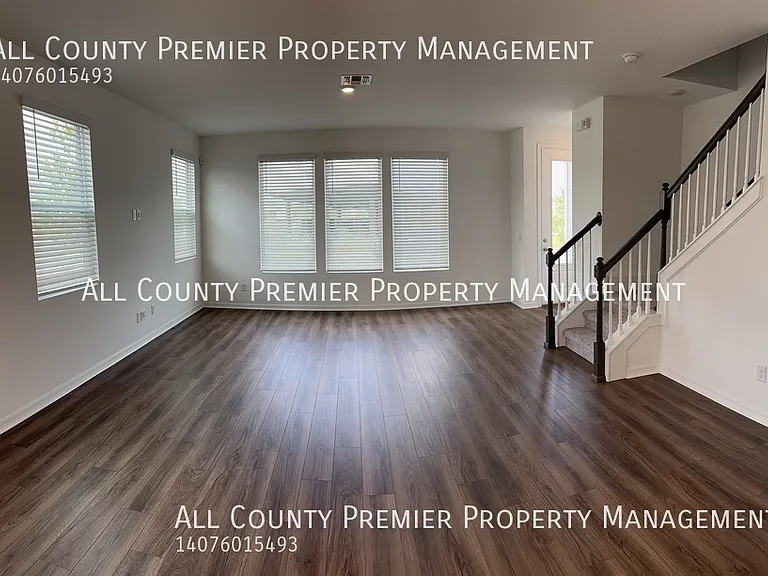 6460 Barnstorm Way — Photo 3