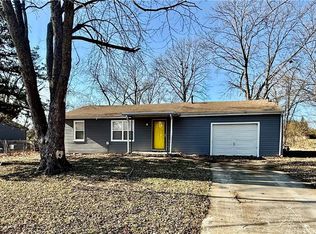 18802 S Lakeside Ln, Belton, MO 64012