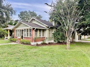 406 E 9th Ave, Mount Dora, FL 32757