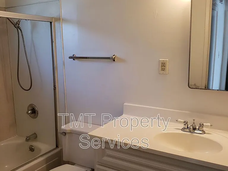2743 2nd Ave #6 — Photo 11