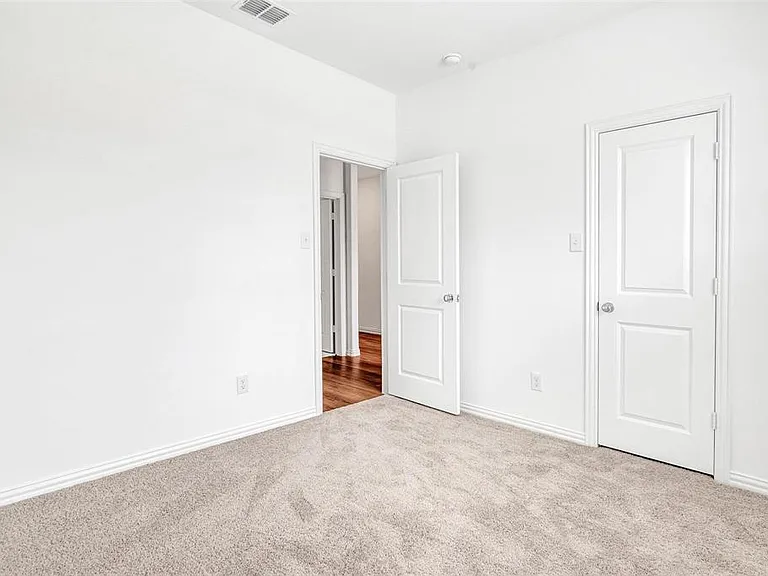 5108 Wilder Ave — Photo 5