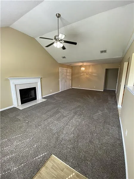 Building Photo - 11 Blue Gill Ln