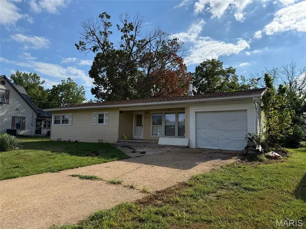 807 Mulberry St, Bismarck, MO 63624