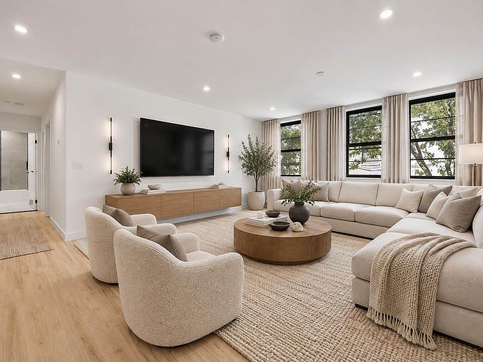 2 bed · 1 bath · 1,000 ft² in Dumbo, Brooklyn