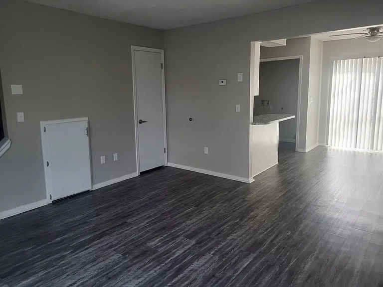 1704 Warren Dr — Photo 5