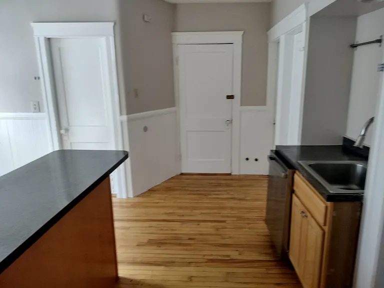 114 Sterling St #2B — Photo 24