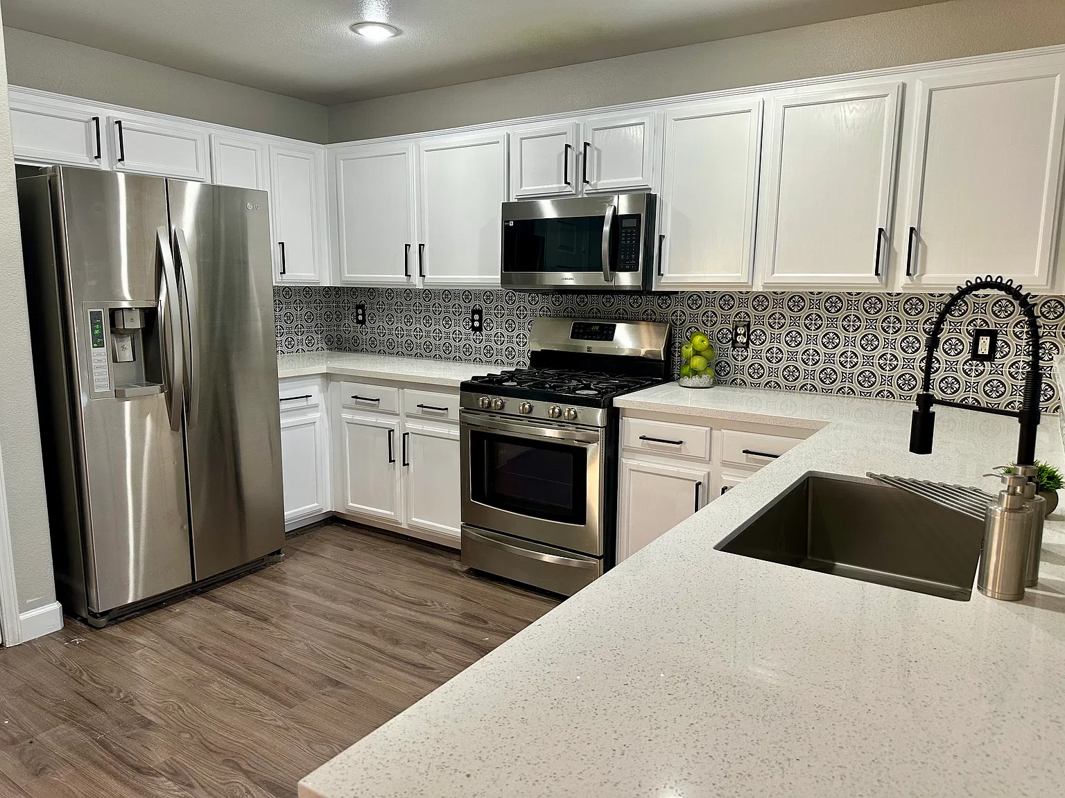 3 bed, 1650 sqft, $2,200 — Photo 3