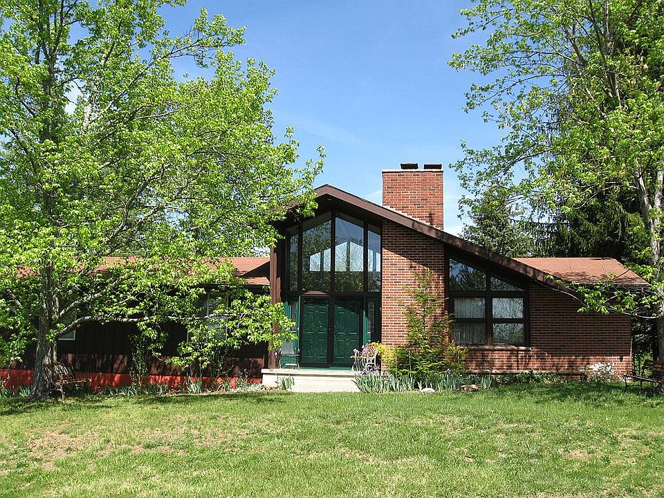 1st image of 135 Lamar Dr