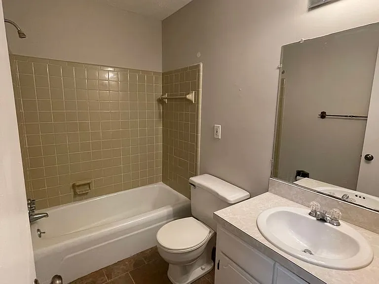 2902 Highbrook Ct — Photo 11