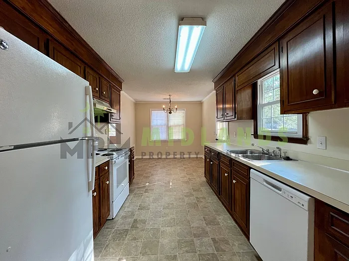 200 Cranewater Dr — Photo 11