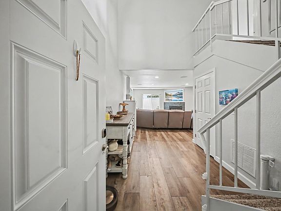 4th image of 216 Tiffany Cir