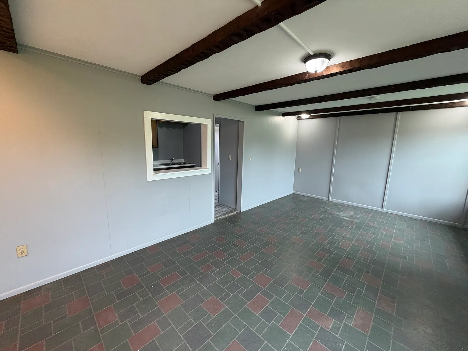 Studio, 400 sqft, $995 — Photo 3