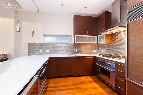 Sold by Sotheby's International Realty | media 3