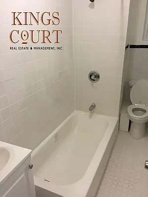 Rented by Kings Court Real Estate | media 44