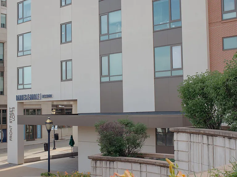 Front Street Lofts — Photo 31