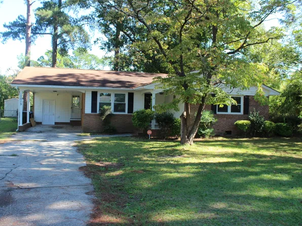1015 Bingham Dr, Fayetteville, NC 28304