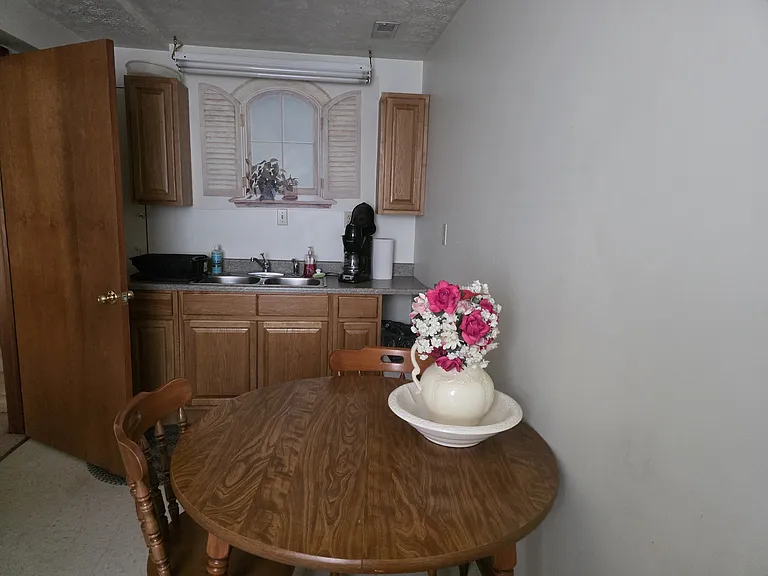 104 Eureka Rd #A — Photo 2