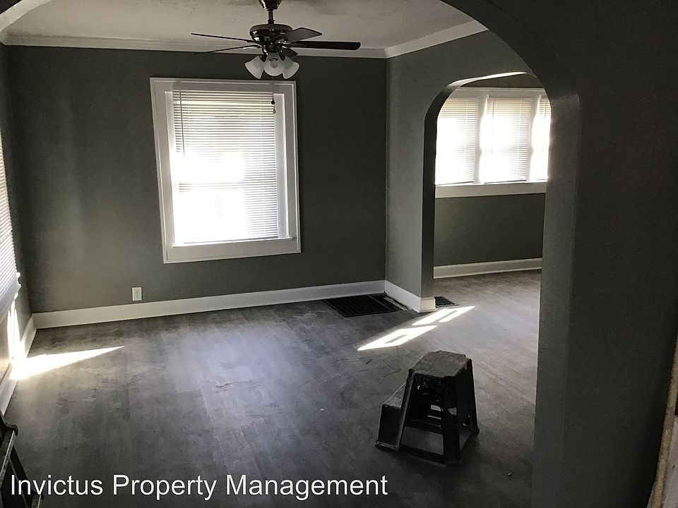 2nd image of 2870 Adams St
