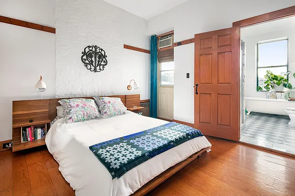 Sold by Compass | media 17