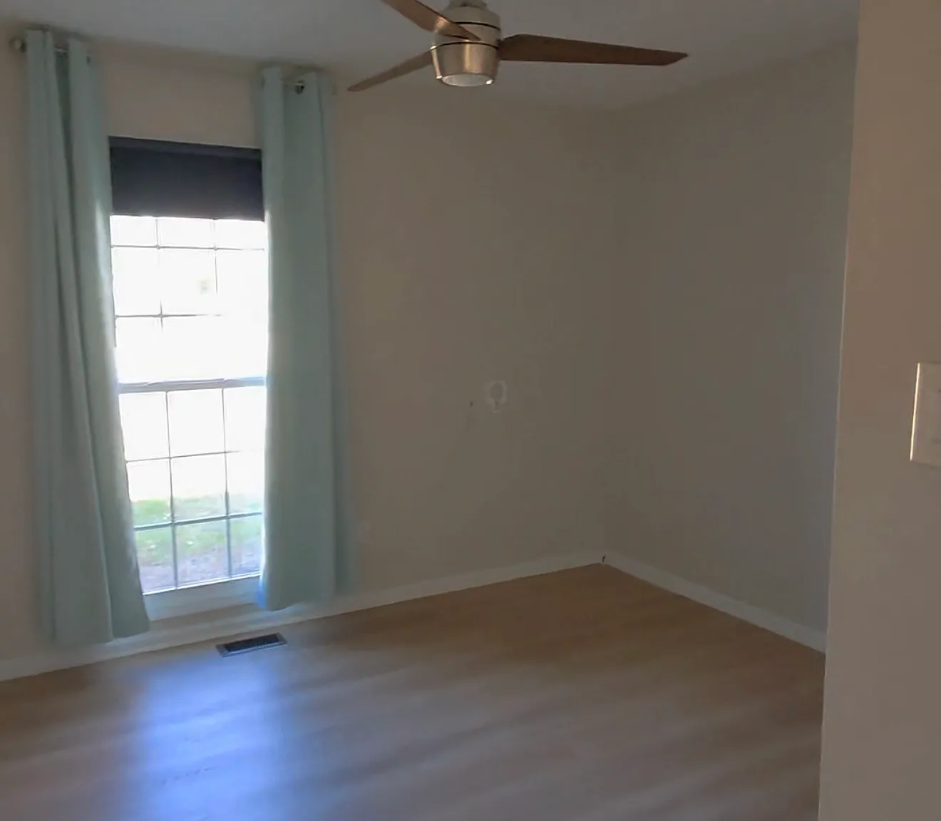 4 bed, 1884 sqft, $2,300 — Photo 4