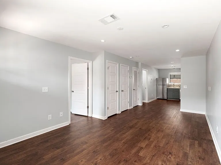 123 N Donahue Dr — Photo 17
