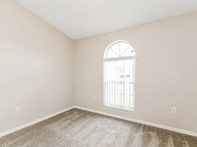 338 Arlington Cir — Photo 12