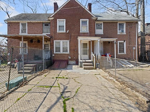 3rd image of 2802 N Constitution Rd