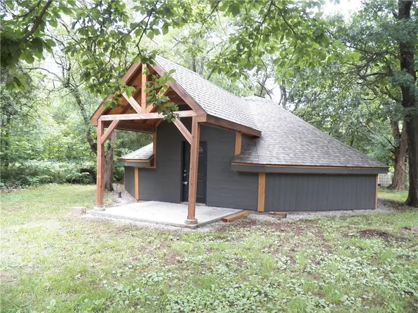 5 & 9 Walnut Dr, Mound City, KS 66056