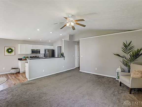 4th image of 44 A St