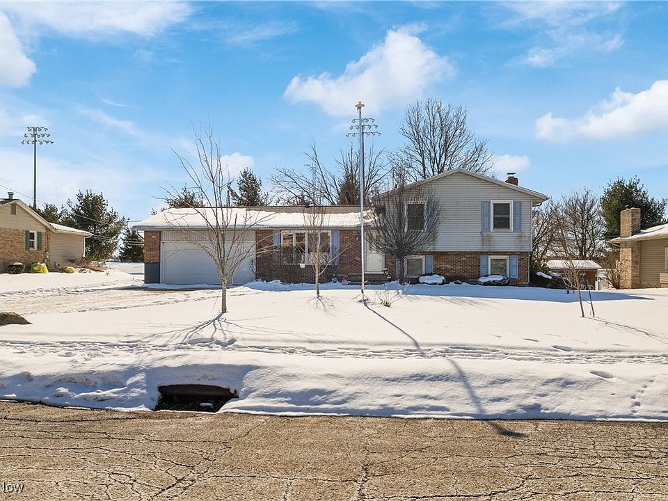 1st image of 2040 Walsh St