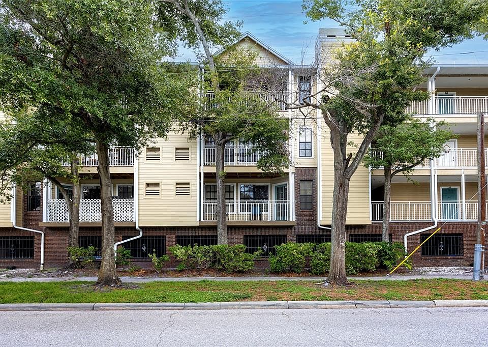 1st image of 1000 W Horatio St APT 106