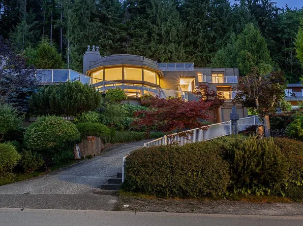 1542 Chartwell Dr, West Vancouver, BC V7S 2S1