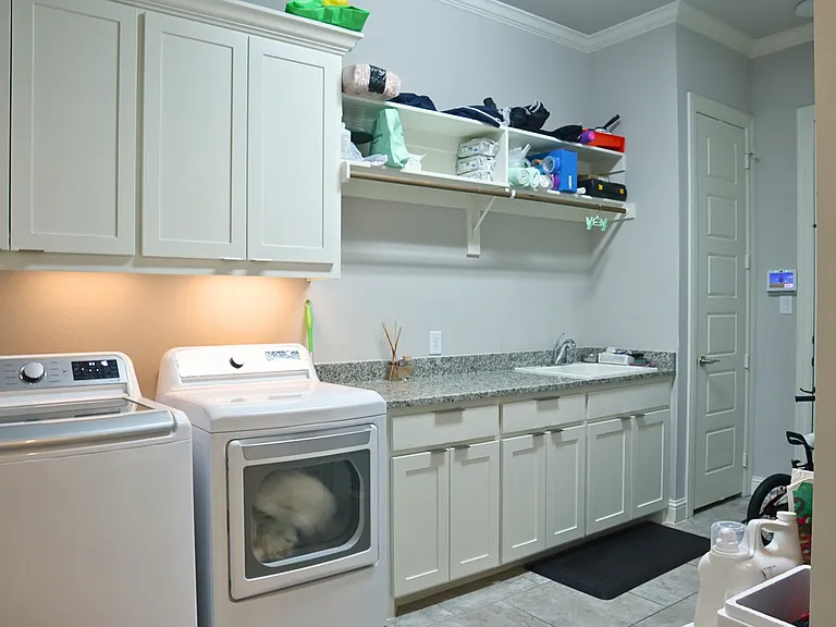 880 Saint Peter Ln — Photo 12