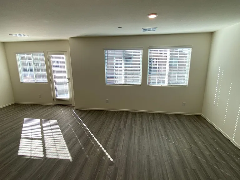 7850 Aurora Sky St #1 — Photo 14