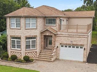 4842 W 141st St, Midlothian, IL 60445