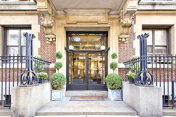 Sold by Stribling | media 8