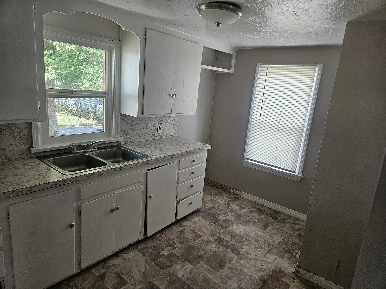2 bed, 900 sqft, $1,500 — Photo 4