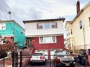 810 Parker St, Newark, NJ 07104