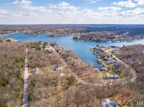 6110 Shenandoah Dr, Hillsboro, MO 63050