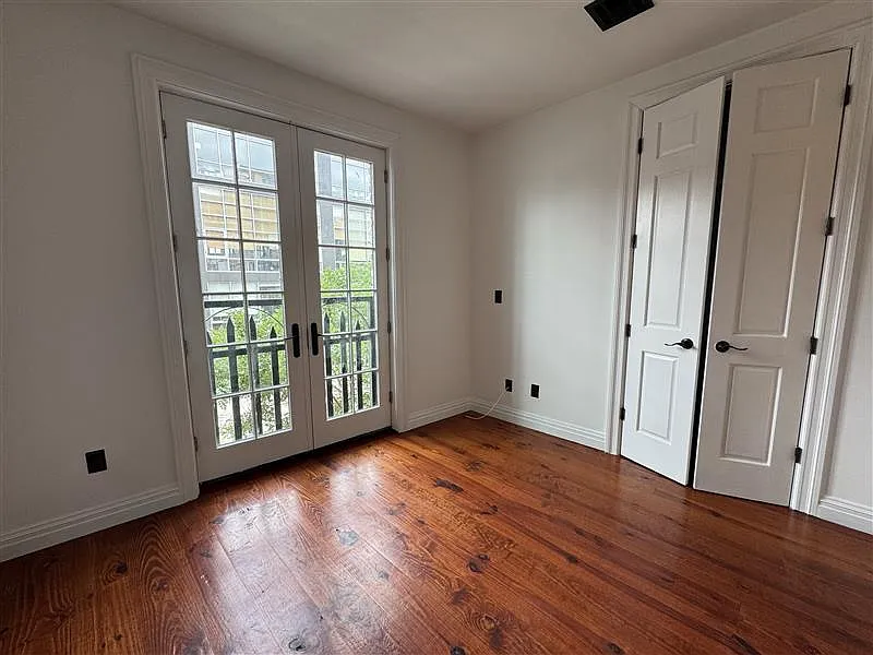 237 Kent Ave #2F