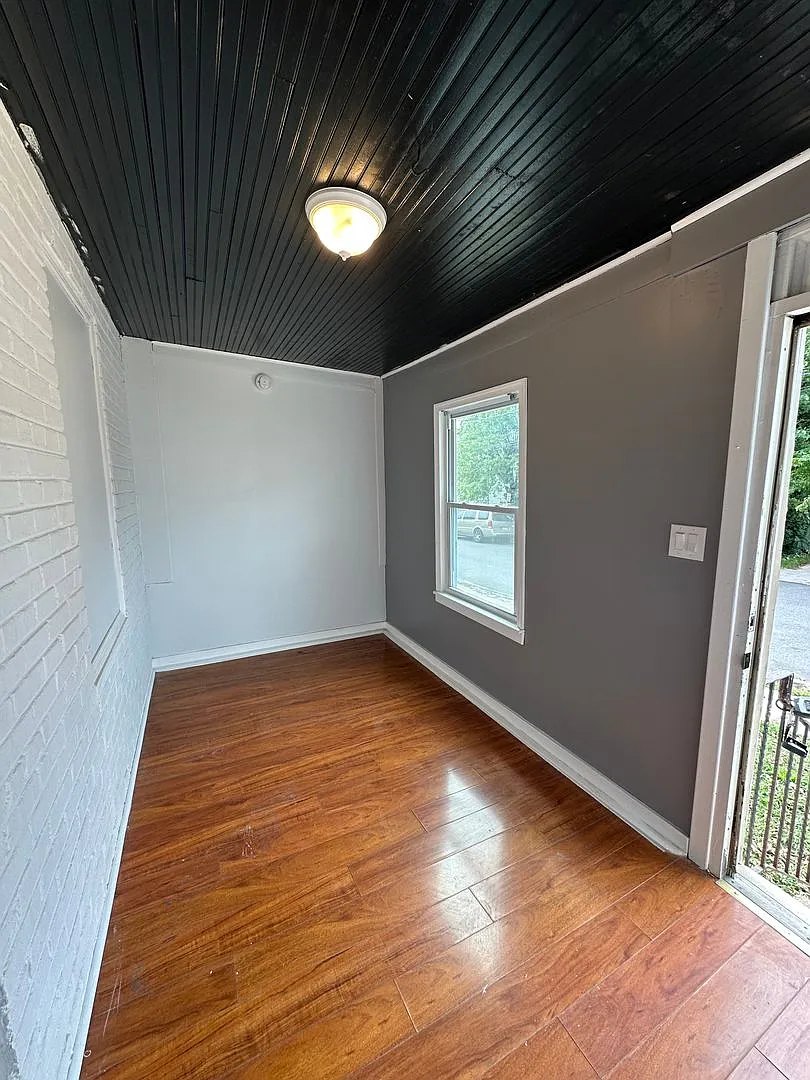 4 Bed, 1 Bath available for rent! — Photo 2