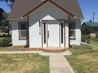 714 E 4th St, Winner, SD 57580