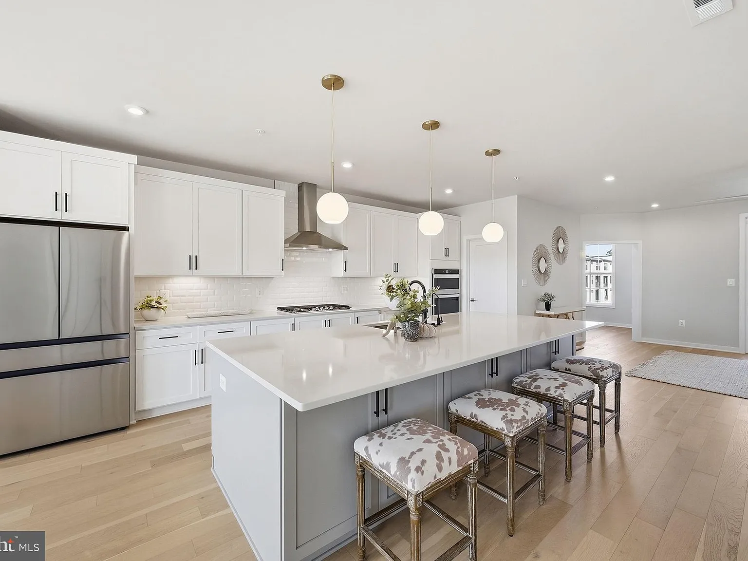 3 bed, 2.5 bath, 2662 sqft, $3,500 — Photo 4