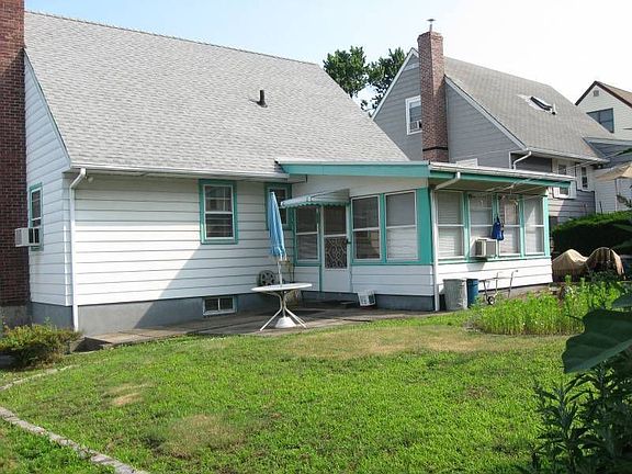 2nd image of 113 Saint Johns Ave