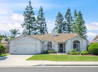 872 Minarets Ave, Clovis, CA 93611