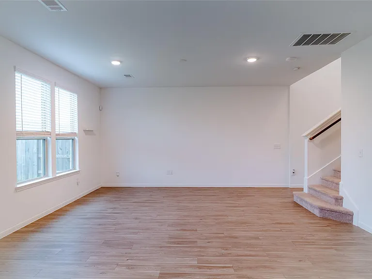 8214 Star Terrace Dr — Photo 12