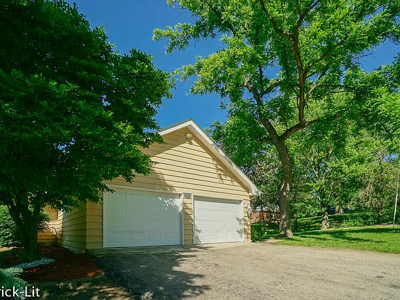 5th image of 1101 Hillside Dr