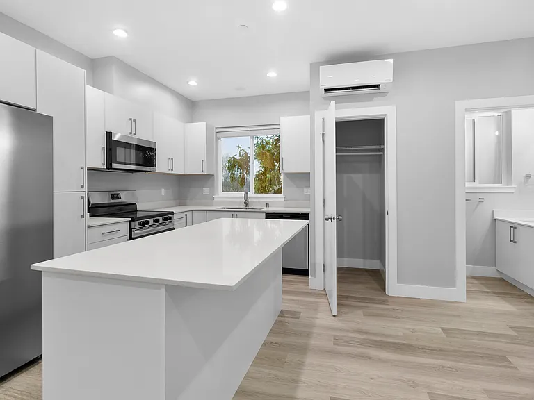 5724 Sterling Ave #106 — Photo 2