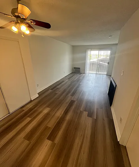 1620 Venice Blvd — Photo 2